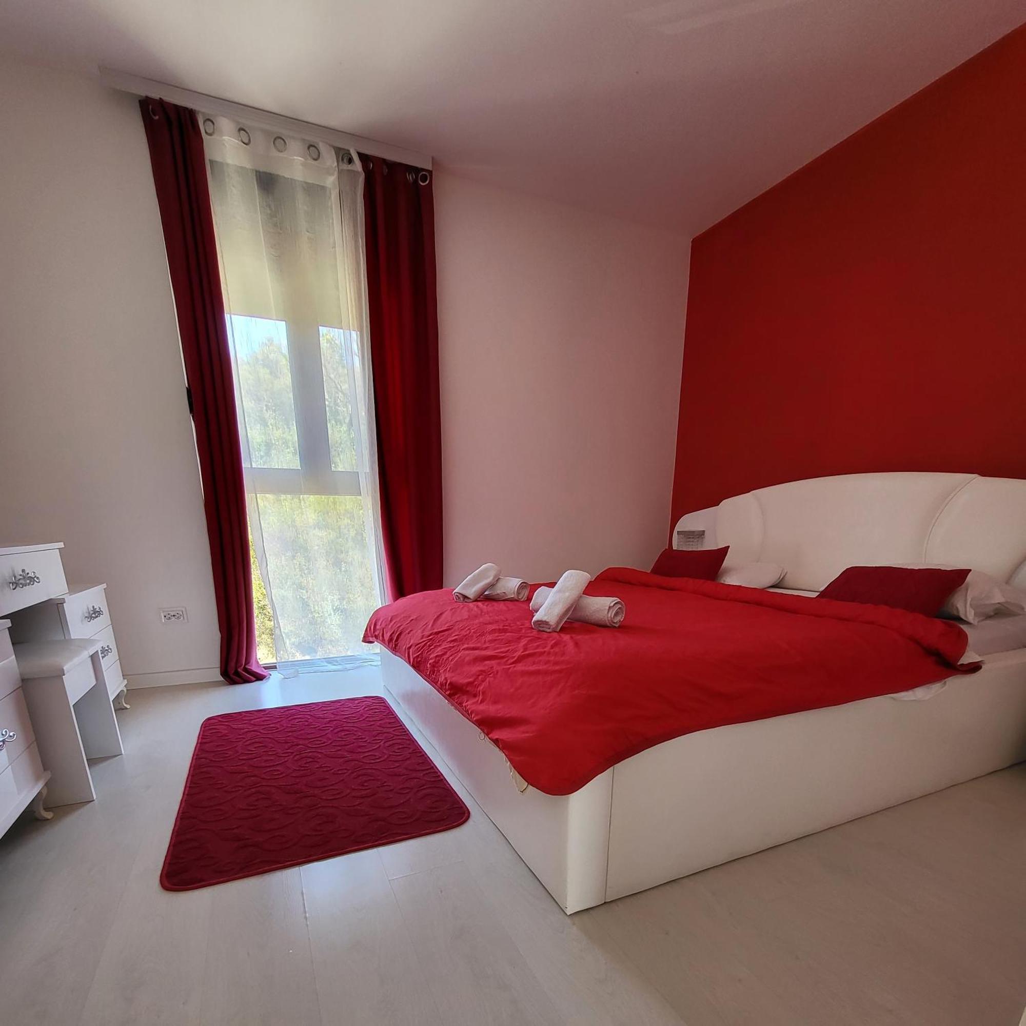 Apartmani Sport Igalo Herceg Novi Bilik gambar